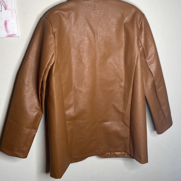 Donated 5/15 Nasty Gal oversized Outta the way vegan  blazer jacket, size 2 NWT - Picture 3 of 7